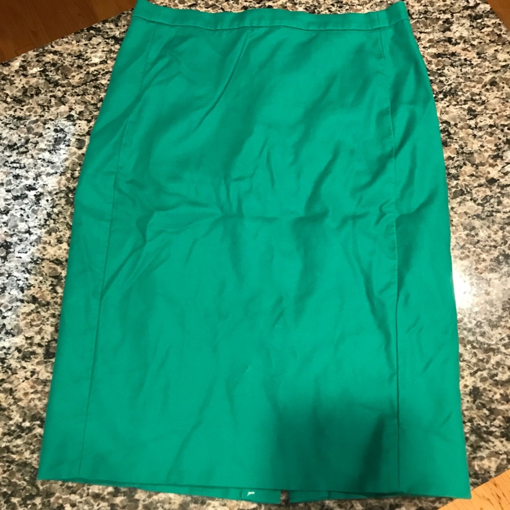 ❌SOLD❌J crew no 2 pencil Kelly green skirt size 0